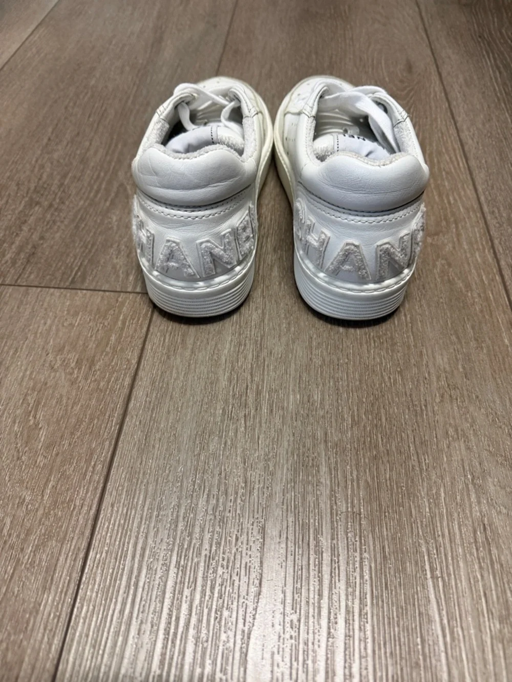 2020 Interlocking CC Logo sneakers - Picture 2 of 6